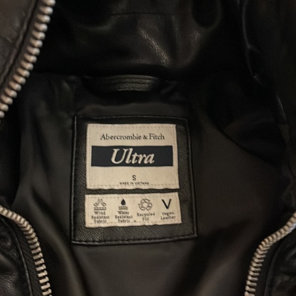 Abercrombie & Fitch Faux Leather Puffer - Ultra Warmth - Black - Small - Picture 2 of 12